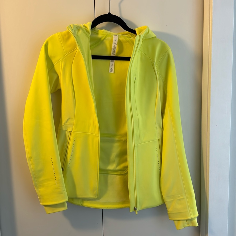 Lululemon Jacket size 4 NEW